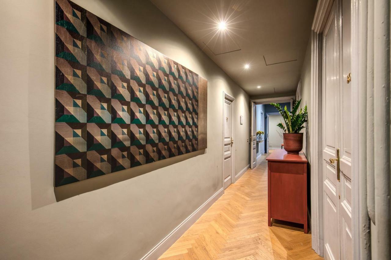 Glance In Hotel Roma